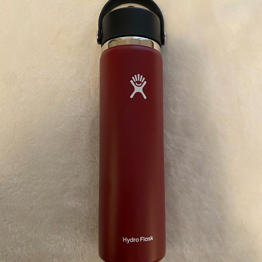 Hydro Flask Berry Cap